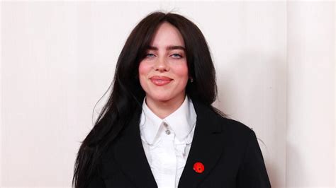 Billie Eilish Opens Up About Her Sexuality & Gender。